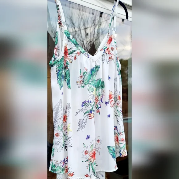 Torrid White Tropical Floral Button-Front Cami Tank Top – Size 00 -M/L - Size 10 - Picture 9 of 16